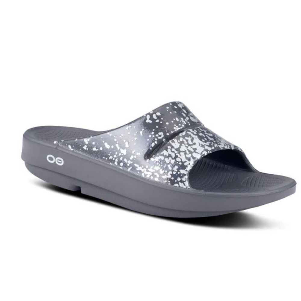 OOFOS OOahh Slide Sandal Prosecco Pop gray silver comfort 8